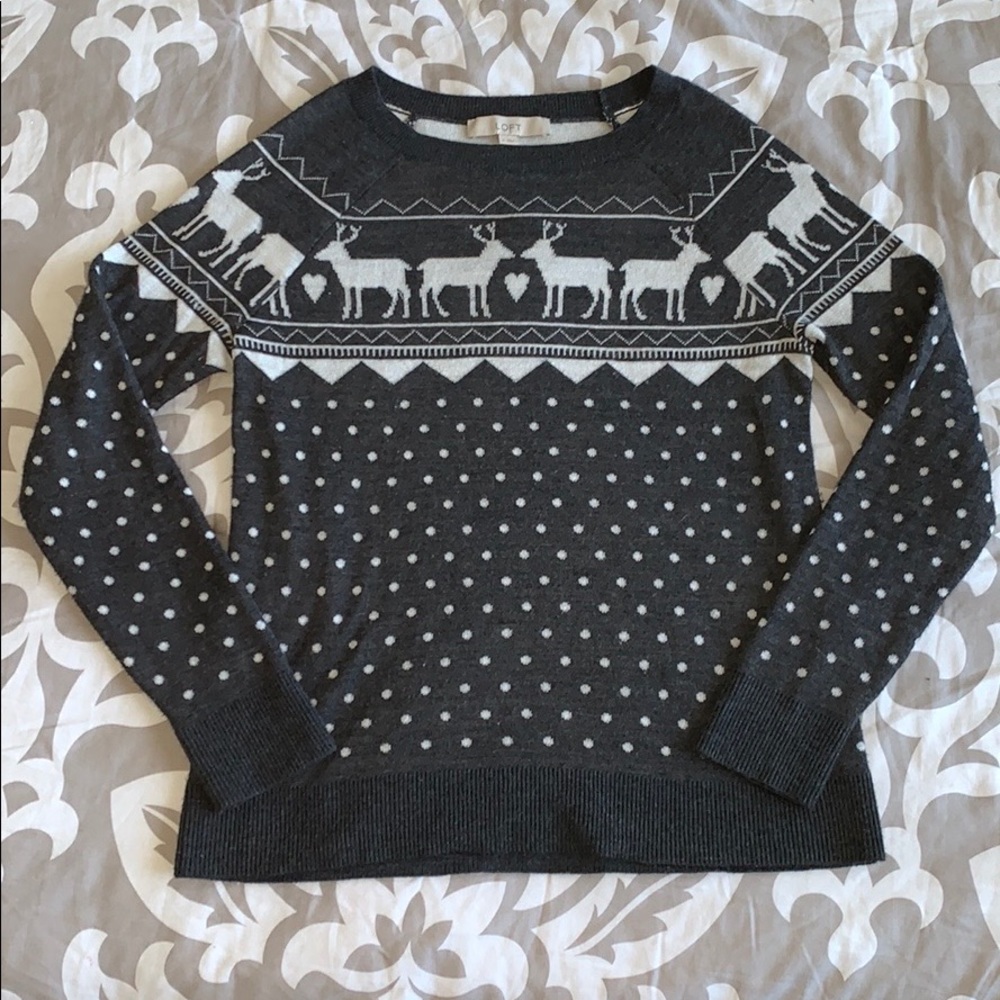 Ann Taylor LOFT Deer & Heart Sweater Size M